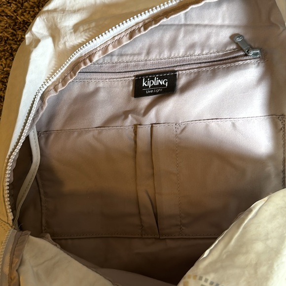 Pride Kiryas Kipling 
Medium Backpack - Picture 5 of 9